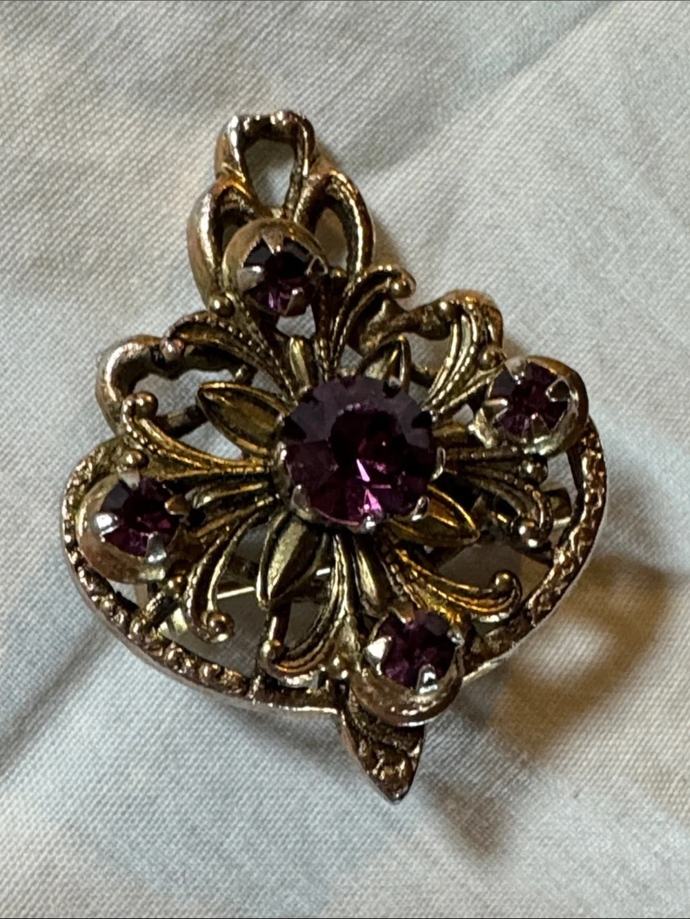 Vintage-Style Gold Tone Brooch with Deep Purple Stones SEE PICS.